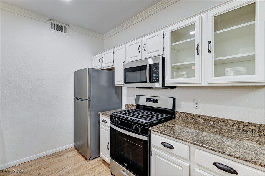 5855 Valley Drive, #2112, North Las Vegas, NV 89031